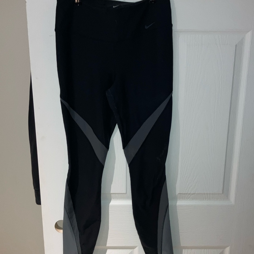 (US L) Nike Leggings